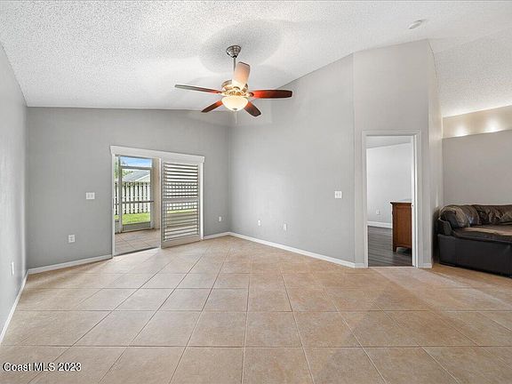 4th image of 1454 Crane Creek Blvd