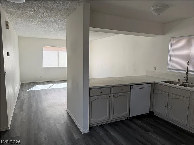 5206 Golden Ln #B — Photo 11