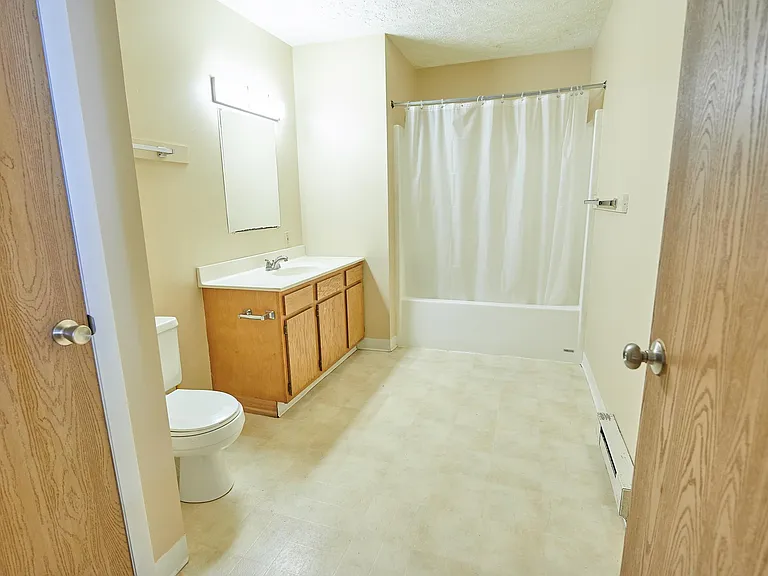 Crimson Hawk Student Housing — Photo 40