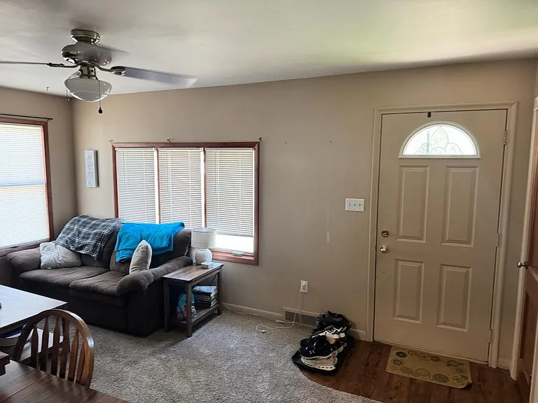 802 E E St #G — Photo 2