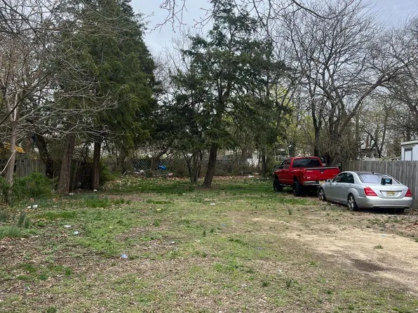 525 N 3rd St, Millville, NJ 08332