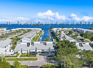 118 Castlewood Drive #123, North Palm Beach, FL 33408