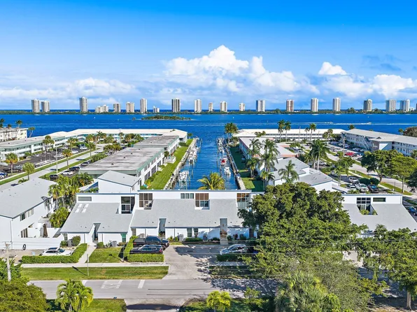 118 Castlewood Drive #123, North Palm Beach, FL 33408