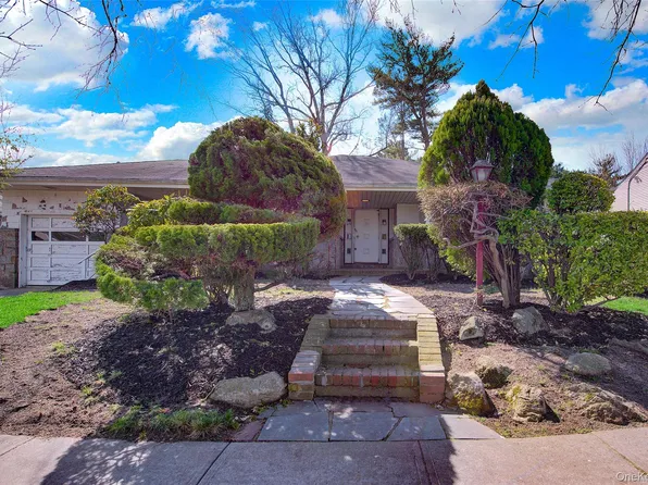 197 Delaware Avenue, Freeport, NY 11520