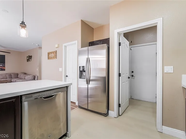 1179 Antoinette St — Photo 4