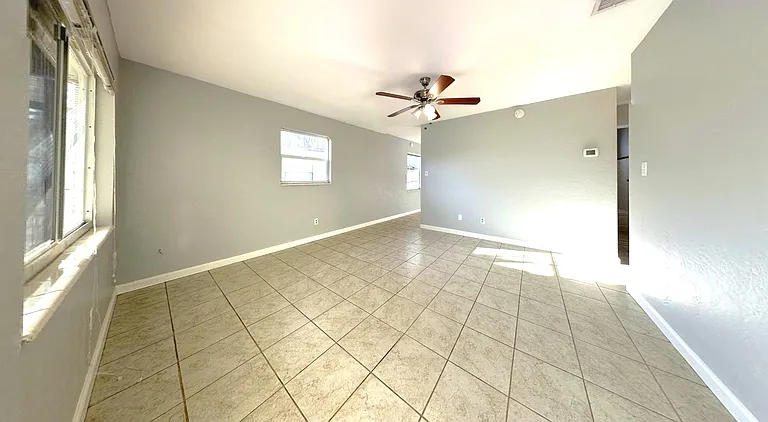 5566 Kelly Dr N — Photo 11