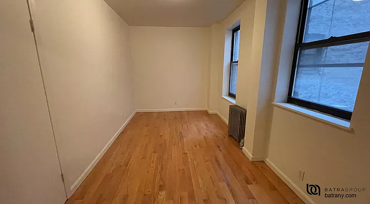 Rented by Batra Group Inc | media 22