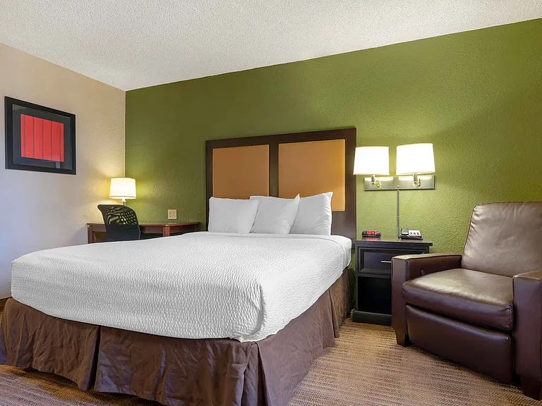 Studio Suite - 1 Queen Bed
