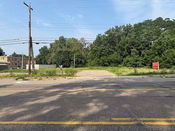 2nd image of 1943 Rice St