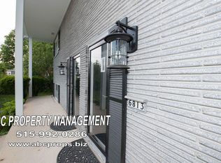 6813 Timmons Dr, Windsor Heights, IA 50324