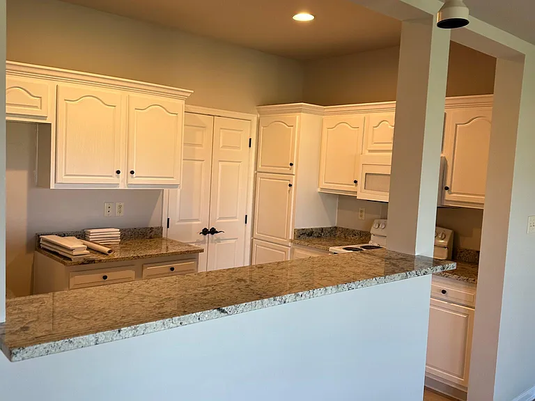 13 Delano Dr — Photo 4