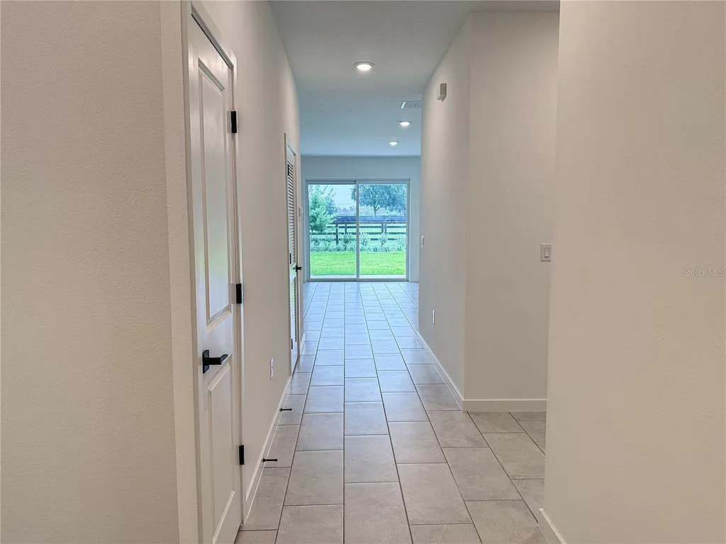 3 bed, 2.0 bath, 1742 sqft, $2,500 — Photo 3
