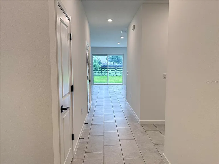 4521 NW 37th Street Rd — Photo 3