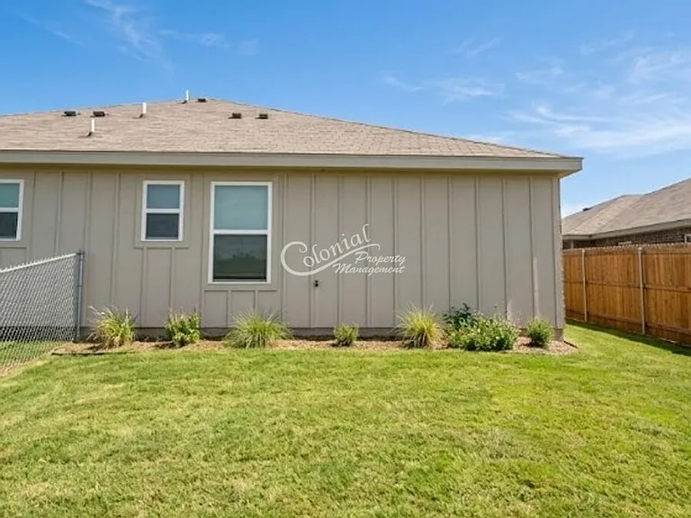 815 Eastland Dr #A — Photo 12