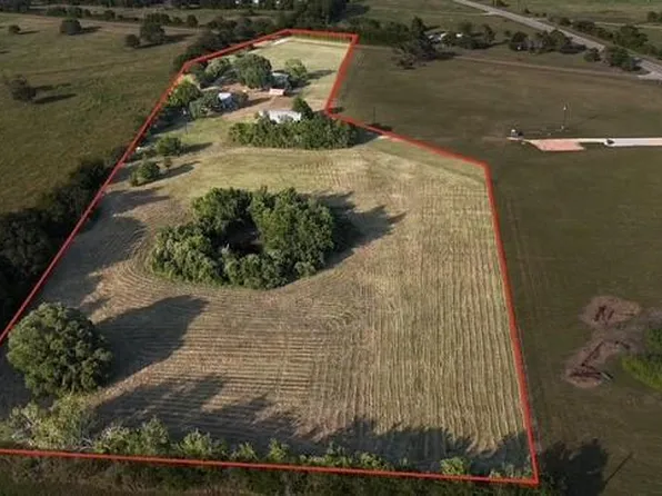 2325 Valenta Rd, Oquinn, TX 78945