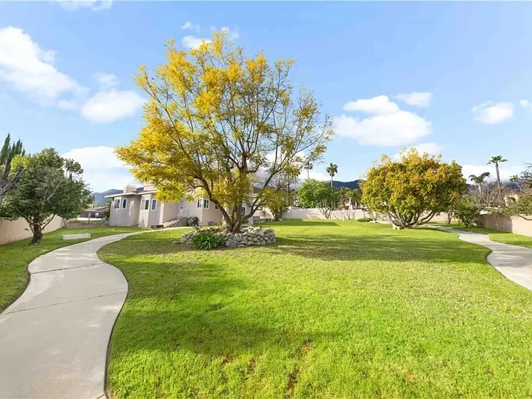 5075 Calypso Ct — Photo 31