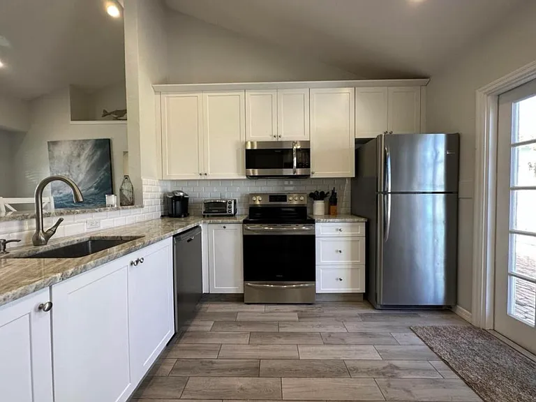 49 Douglas Dr — Photo 21