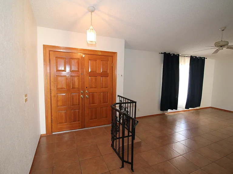 3152 W Marconi Ave — Photo 4