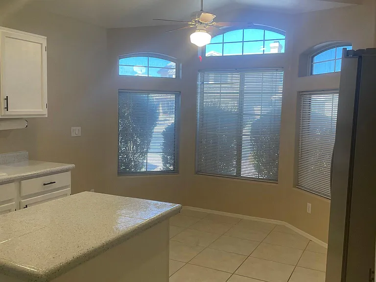 1075 N Saguaro St — Photo 9