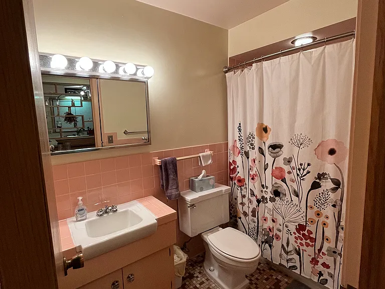 2210 Marshall Ave — Photo 10