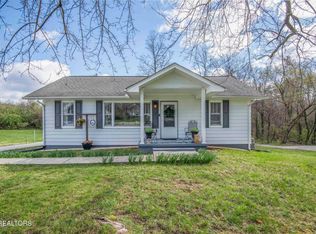 125 Clark Ln, Harriman, TN 37748