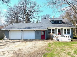 709 11th Ave SE, Roseau, MN 56751