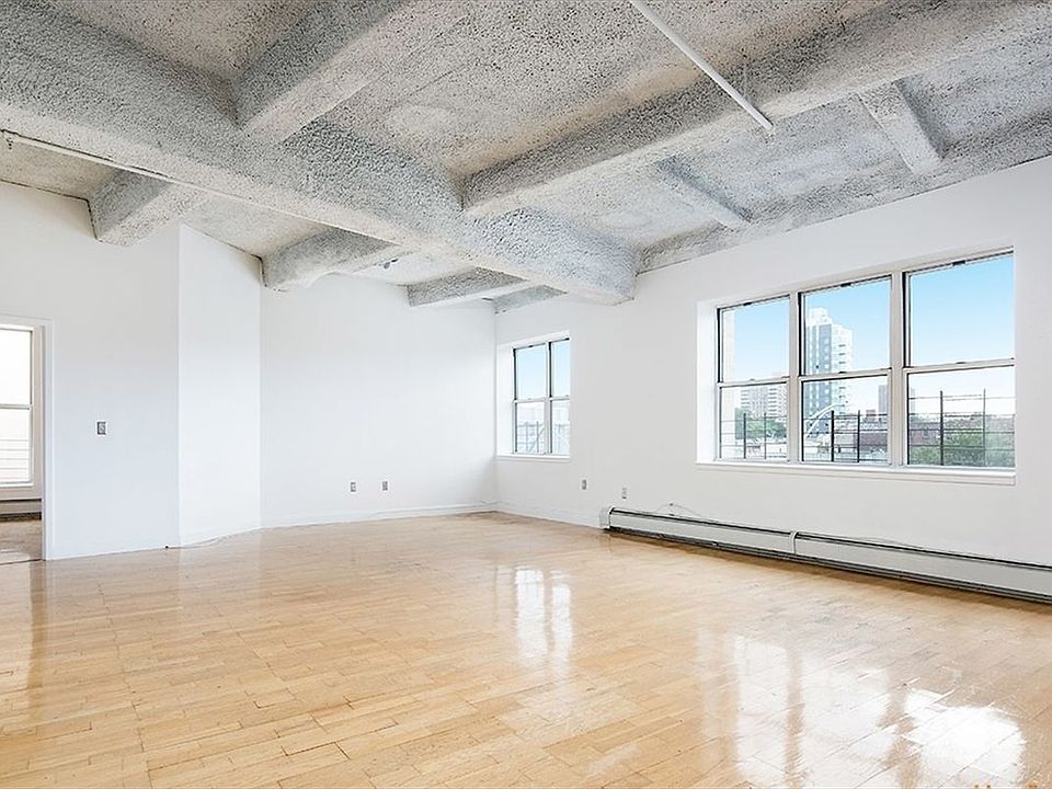1st image of 275 Park Ave APT 6A
