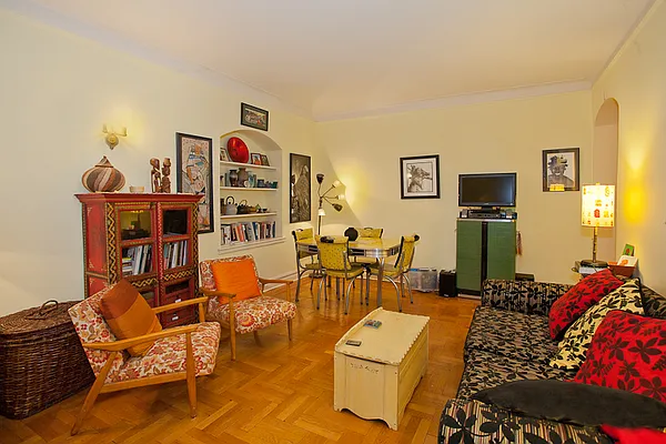 Sold by Avenue Sotheby's International Realty | media 21