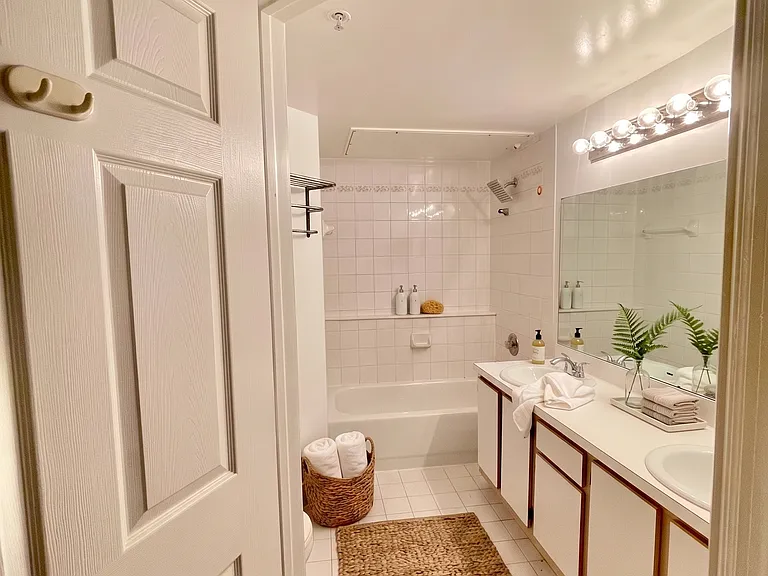 745 SW 148th Ave #815 — Photo 6