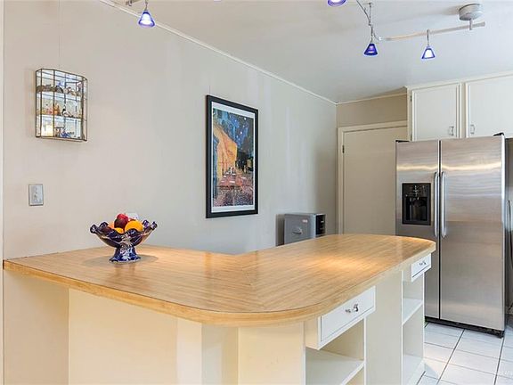 5th image of 1106 W Samano St