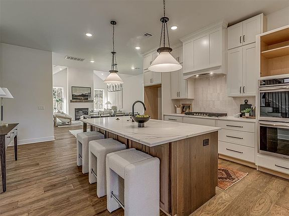 5th image of 3416 Rioja Ln