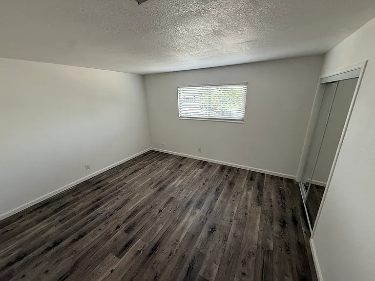 602 Rocky Hill Rd #B — Photo 8