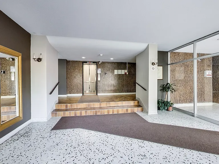 32 Clayland Dr — Photo 19