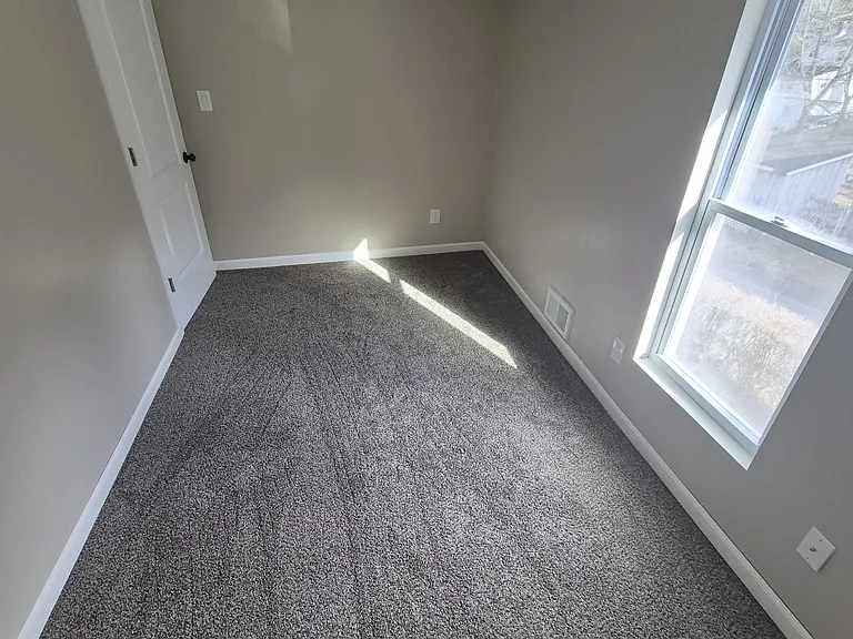 145 Cottage Ave — Photo 8