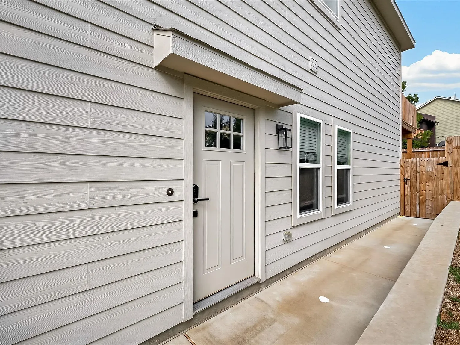 3 bed, 2.5 bath, 1712 sqft, $2,350 — Photo 4