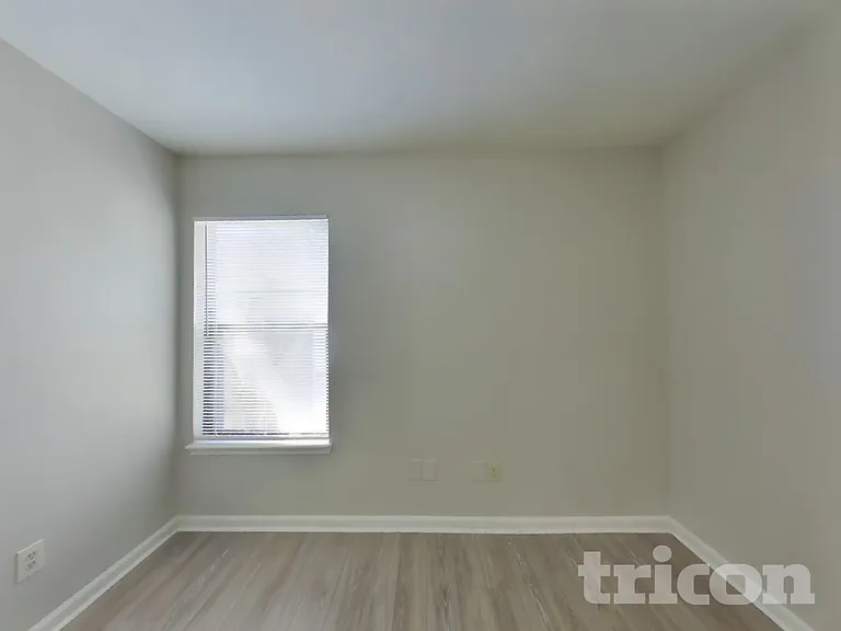 1313 Independence Dr — Photo 10