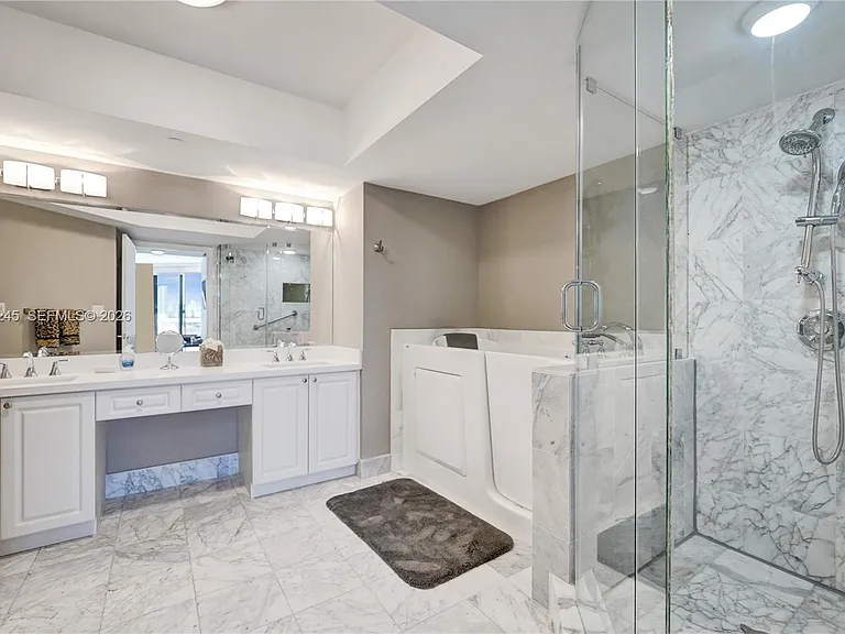 3600 Yacht Club Dr #904 — Photo 39