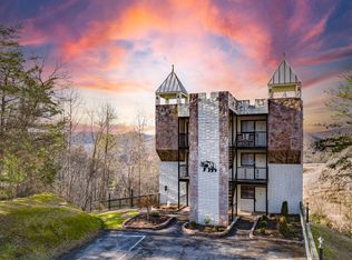 4249 Dollys Dr #8, Sevierville, TN 37876