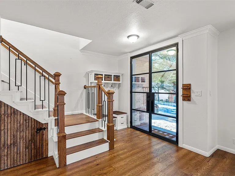 3901 Caney Creek Rd — Photo 2