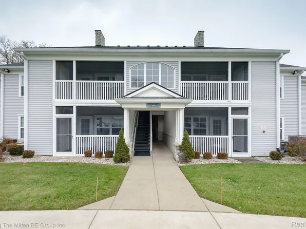 4109 Inverness St, Dexter, MI 48130