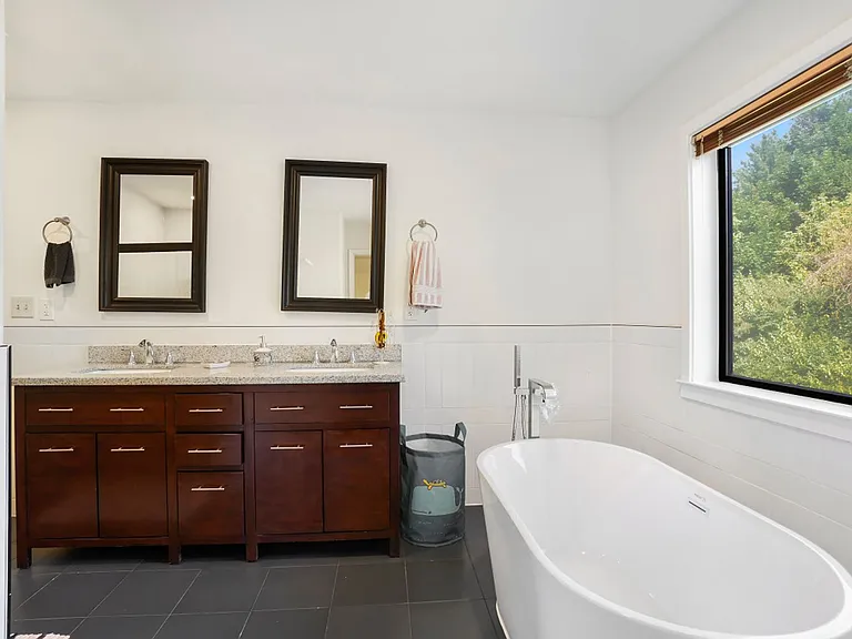 5351 Strathmore Ave — Photo 18