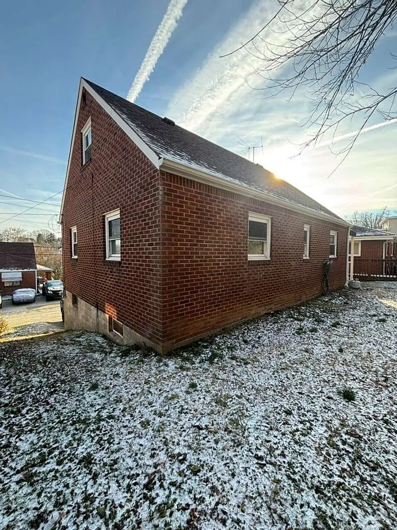 Charming 3BR House in Monessen — Photo 2