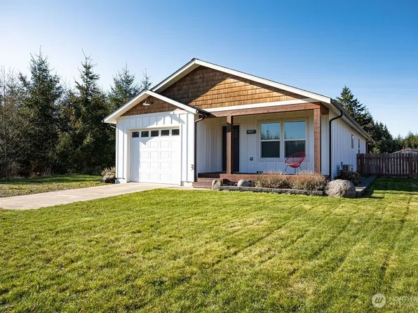 997 King John's Way, Forks, WA 98331