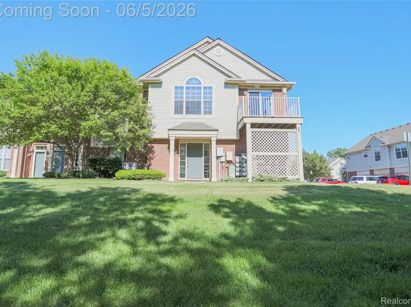 1859 Flagstone Cir, Rochester, MI 48307