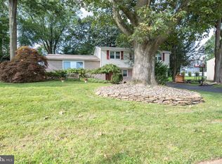 112 Glendale Dr, Huntingdon Valley, PA 19006