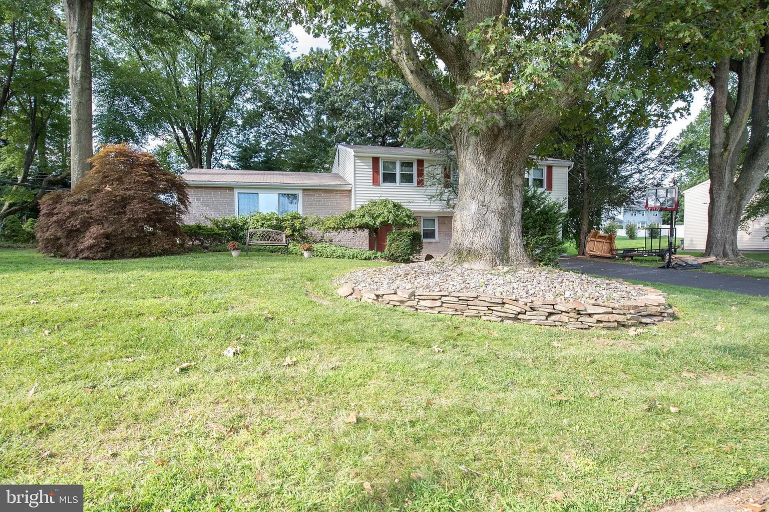 112 Glendale Dr photo 1