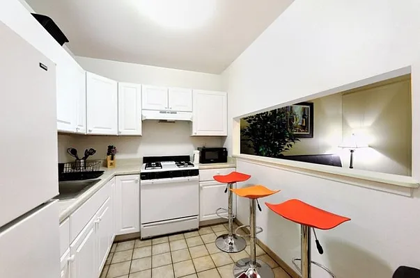 Rented by Eisenberg Exclusives | media 10