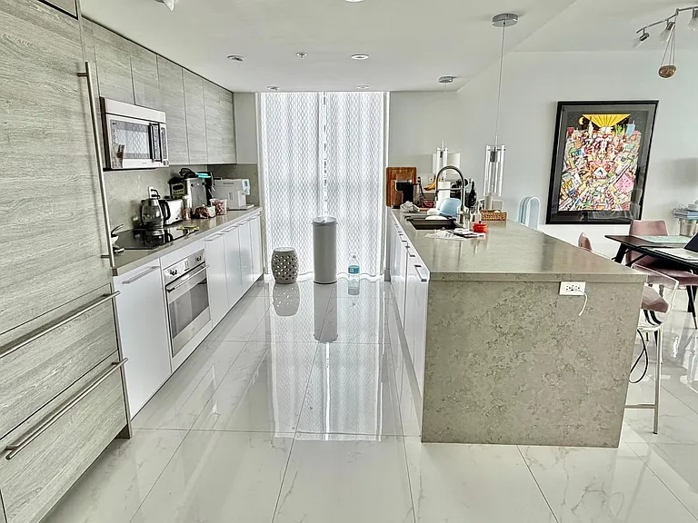 400 Sunny Isles Blvd #1022 — Photo 16