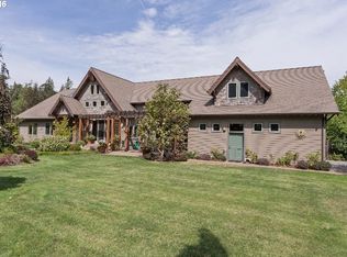 1194 Country Club Rd, Hood River, OR 97031