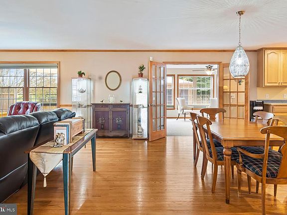 5th image of 5029 Beverly Ln